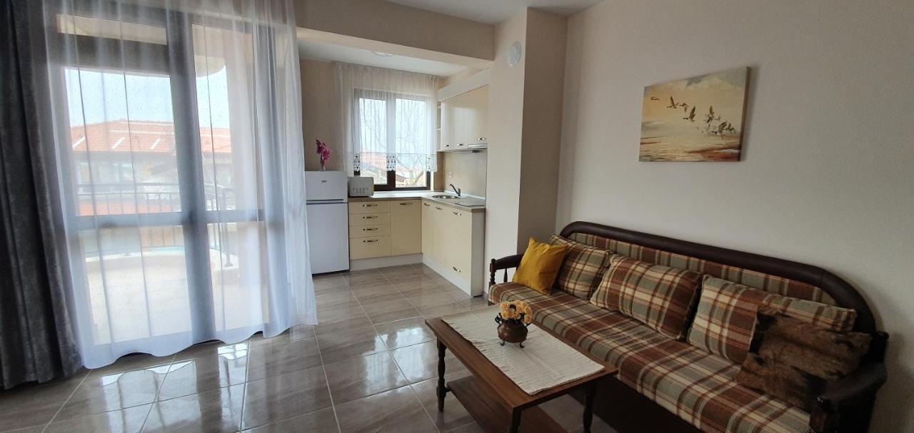 Luxury Apartments Ekaterina Tschernomorez Exterior foto