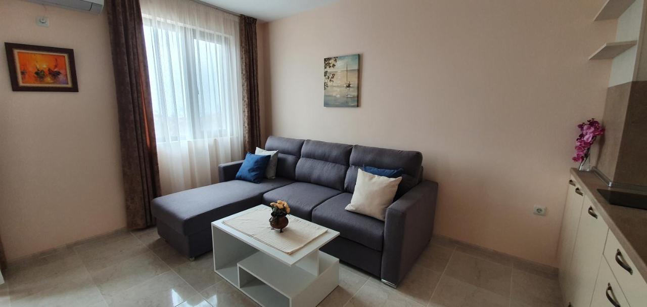 Luxury Apartments Ekaterina Tschernomorez Exterior foto