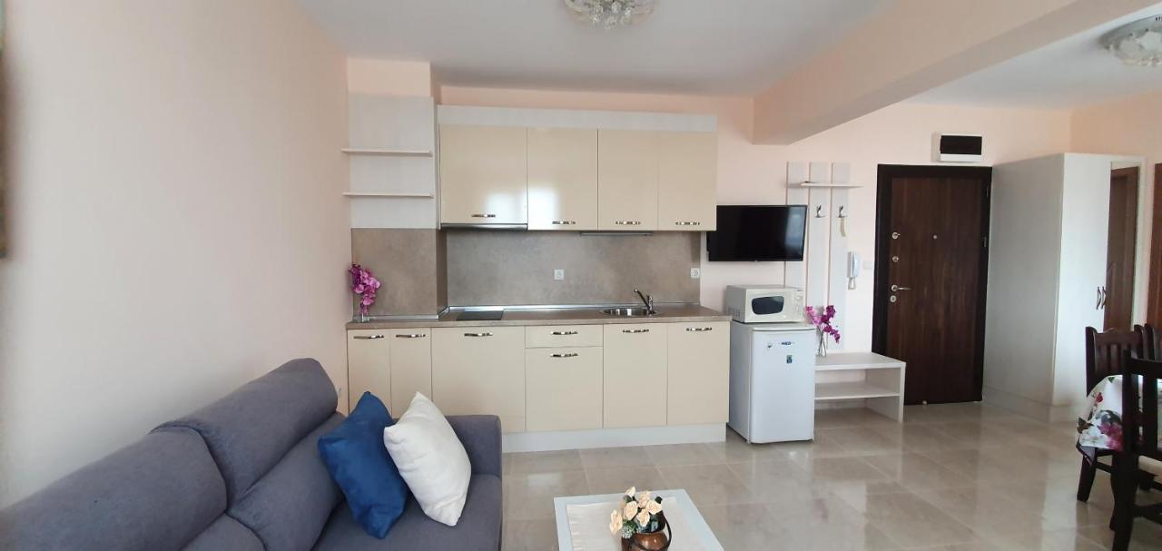 Luxury Apartments Ekaterina Tschernomorez Exterior foto