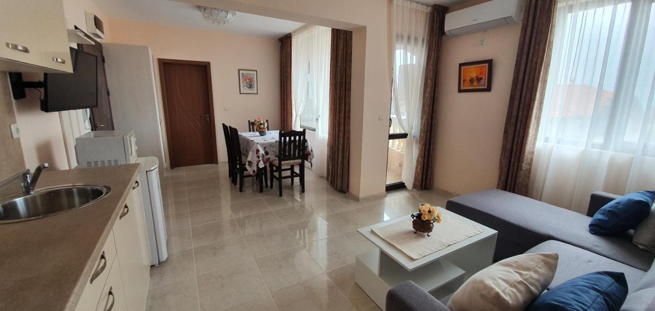Luxury Apartments Ekaterina Tschernomorez Exterior foto