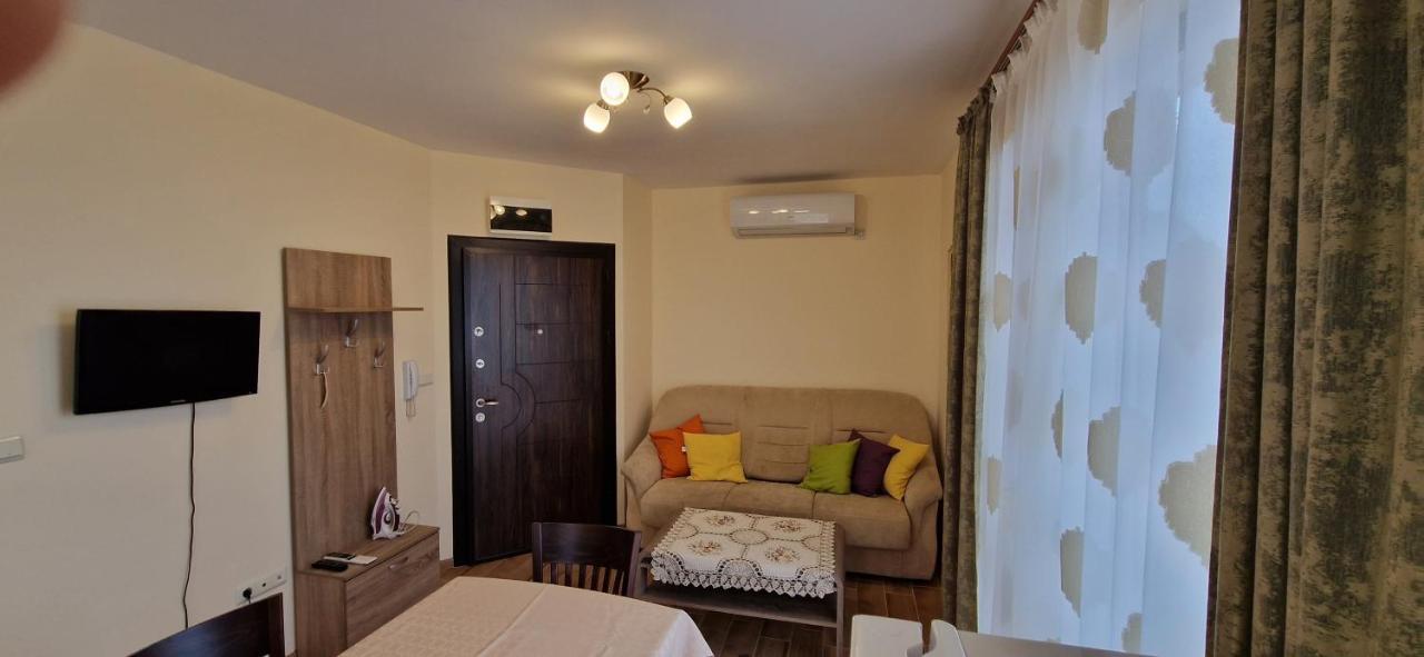 Luxury Apartments Ekaterina Tschernomorez Exterior foto