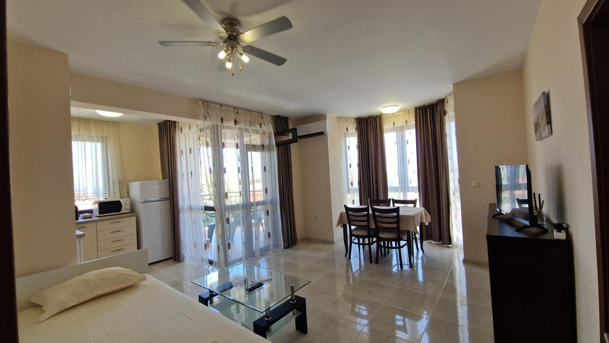 Luxury Apartments Ekaterina Tschernomorez Exterior foto